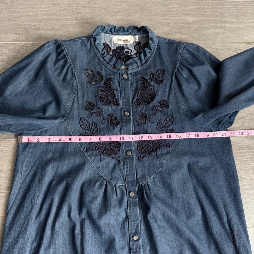 Coach Embroidered Denim Dress Blue Size 12 Made In Italy Snap Button Closure - Picture 15 of 16